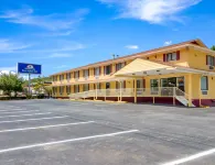 Americas Best Value Inn Clayton Отели в г. Рейбан