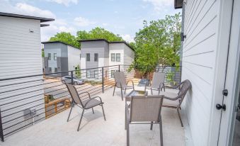 Refreshing Stay Awaits 3Br Home w/ Outdoor Seating