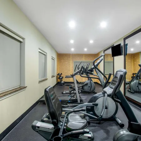La Quinta Inn & Suites by Wyndham Kyle - Austin South