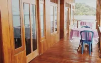 Ora Sunrise View Hotels in Northwest Seram