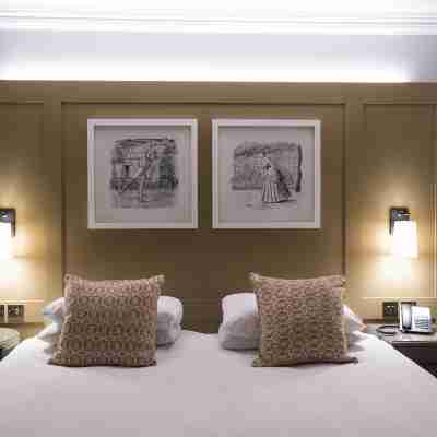 Bush Hotel Farnham Rooms