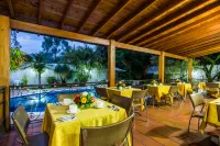 Hotel Portales Del Campestre - ที่มีสระว่ายน้ำ