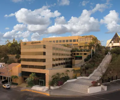 Hotel San Luis Lindavista Các khách sạn ở Culiacan
