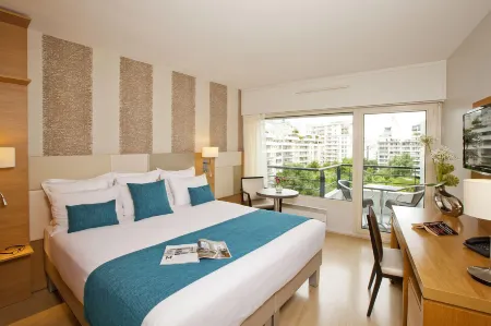 Residhome Courbevoie la Défense Отели в г. Курбевуа