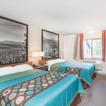 Super 8 by Wyndham Redding