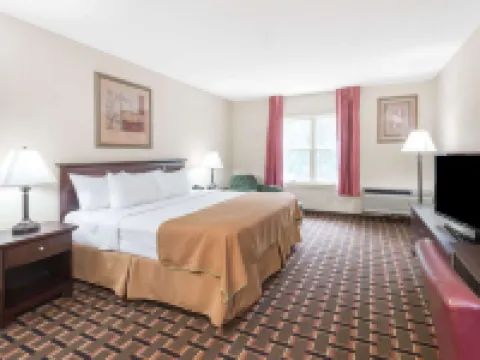 Ramada by Wyndham Groton/Mystic Hotels in Groton