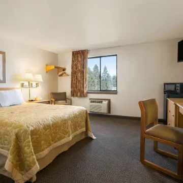 Super 8 by Wyndham Coeur d'Alene