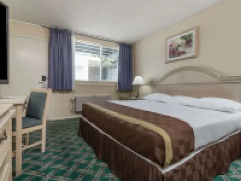 Travelodge by Wyndham San Francisco Airport North Hotel di San Mateo County