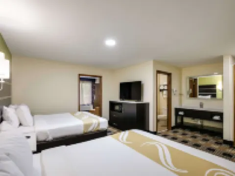 Quality Inn & Suites Mt Chalet Hotels in Rabun County