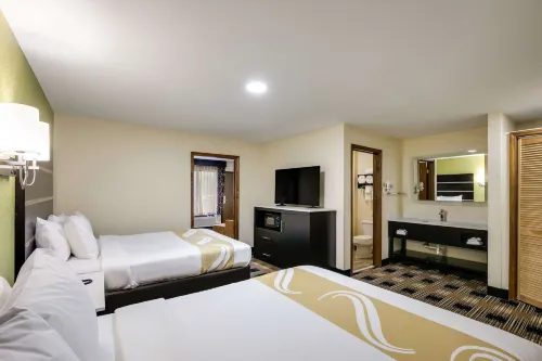 Quality Inn & Suites Mt Chalet Hotels in Clayton