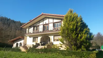 Casa Rural Ibarrondo Etxea Hotels in 