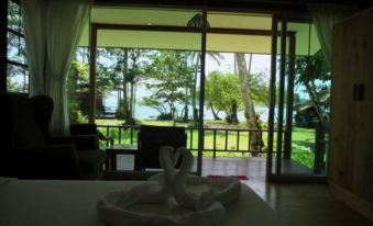 Bangbaobeach Resort