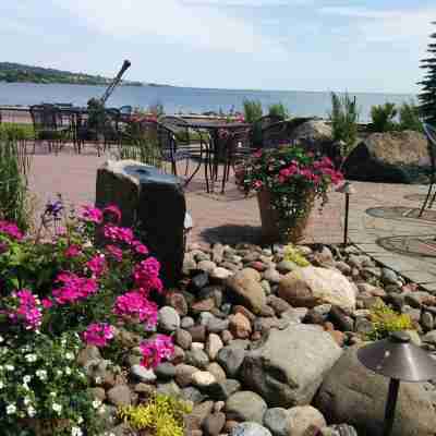 Canal Park Lodge Hotel Exterior