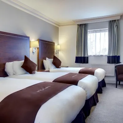 โรงแรมอะพอลโล โรงแรมใกล้Jarratt Hall