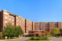 Embassy Suites by Hilton Portland Maine Hotel dekat International Cryptozoology Museum