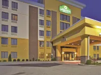 La Quinta Inn & Suites by Wyndham Elkview - Charleston NE