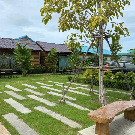 This Phe Resort Отели рядом с достопримечательностью «Банпхе»