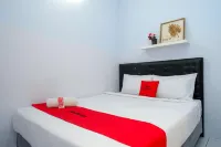 RedDoorz Near Bandara Ahmad Yani Semarang Các khách sạn ở Gisikdrono
