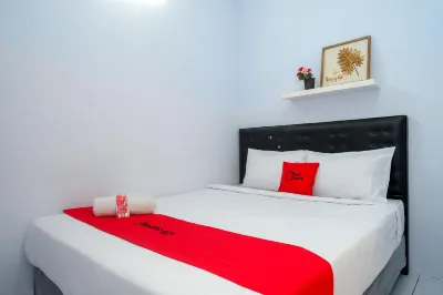 RedDoorz near Kawasan Bandara Ahmad Yani Semarang Hotel di Semarang Barat
