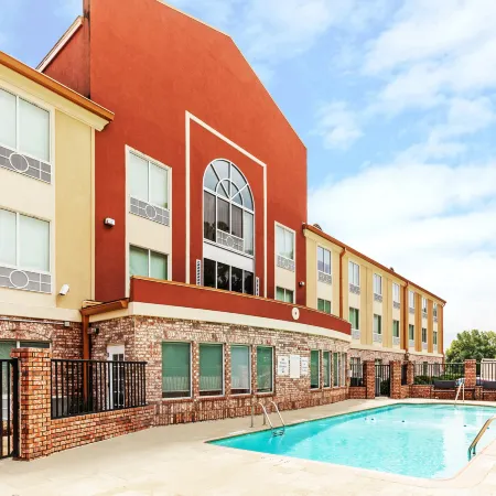 Holiday Inn Express & Suites LAFAYETTE-SOUTH by IHG