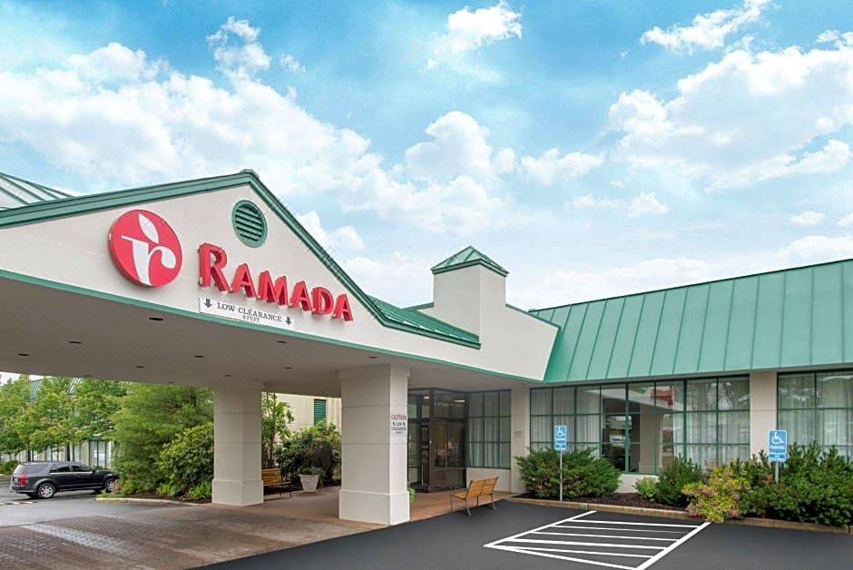 Ramada by Wyndham Ellsworth / Bar Harbor