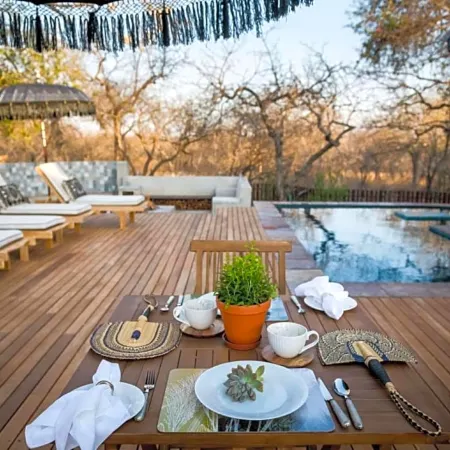 Safari Moon Luxury Bush Lodge