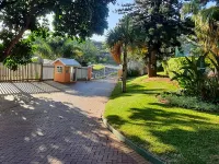 Sica's Guest House فنادق في Westville