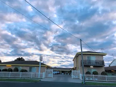 エンジェルズ レスト モーテル Moree Railway Station周辺のホテル