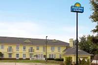 Days Inn & Suites by Wyndham Euless DFW Airport South