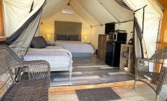 13 Blue River Camp - Glamping Cabin