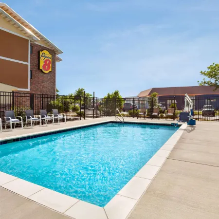 Super 8 by Wyndham Lenexa Overland Park/Mall Area