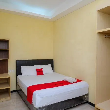 RedDoorz Near Taman Pantai Alam Indah Tegal