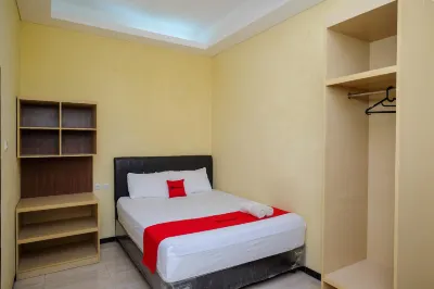 RedDoorz Near Taman Pantai Alam Indah Tegal Hotell i Mintaragen