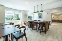 Comfort Inn & Suites Hotels in Kingston