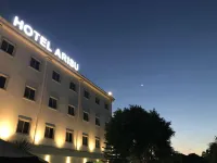 호텔 아리수 Surya Agung 주변 호텔