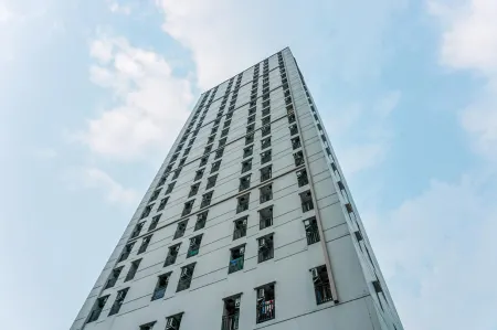 Elevare Living Room Apartemen Margonda Residence Отели рядом с достопримечательностью «University of Indonesia»