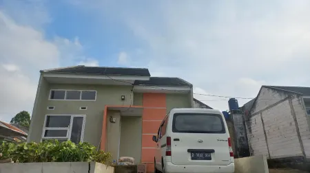 Lake Side Panjalu - Situ Lengkong at Ciamis West Java Отели в г. Cipaku