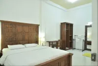 Hotel Family Nur Hotels in Sumenep