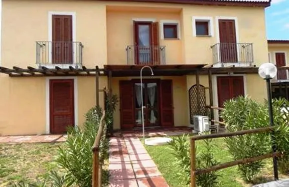 伊維利尼杜拜阿德爾米莫斯公寓酒店