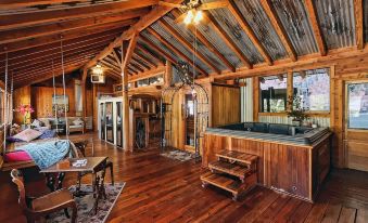 Rhinestone Rose Inn & Wellness Center - Housity
