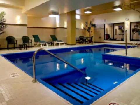 フェアフィールド イン & スイーツ バイ マリオット モントリオール エアポート ドルヴァルのホテル