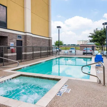 Comfort Suites DFW N-Grapevine