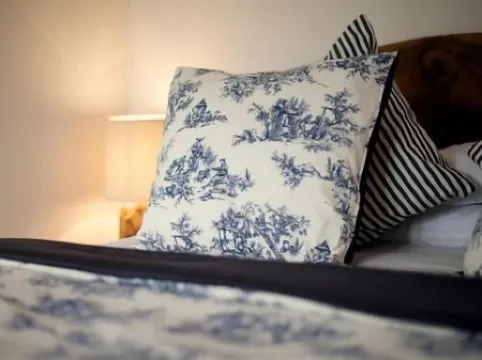 特倫特玫瑰及皇冠旅館