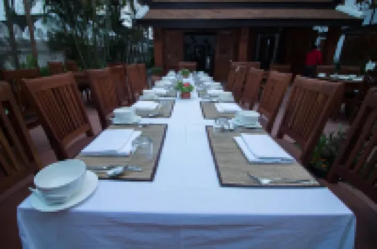 孔雀皇家精品酒店