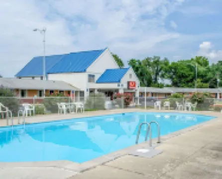 Econo Lodge Hotels in Upper Allen Township