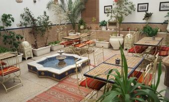 Hotel Royal - Housity