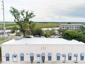 Darien Dockside Inn