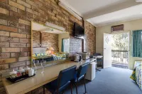 Centrepoint Midcity Motor Inn Hotels in Warwick