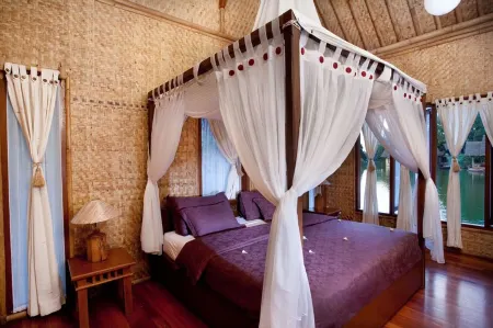 Kampung Sampireun Resort & Spa