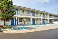 Motel 6 Seattle, WA - South Hotels in Des Moines